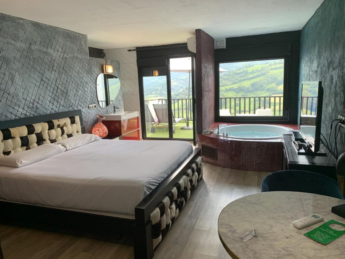 La Aldea Sonada Hotel Oviedo Luaran gambar