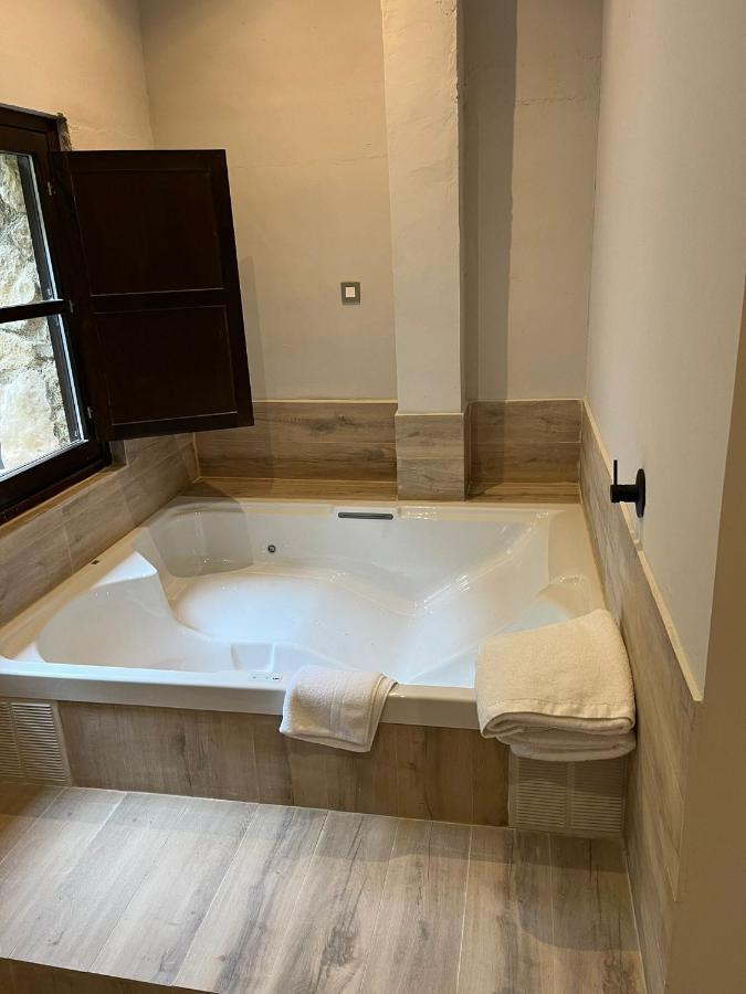La Aldea Sonada Hotel Oviedo Luaran gambar